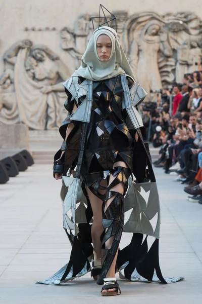 Look 39